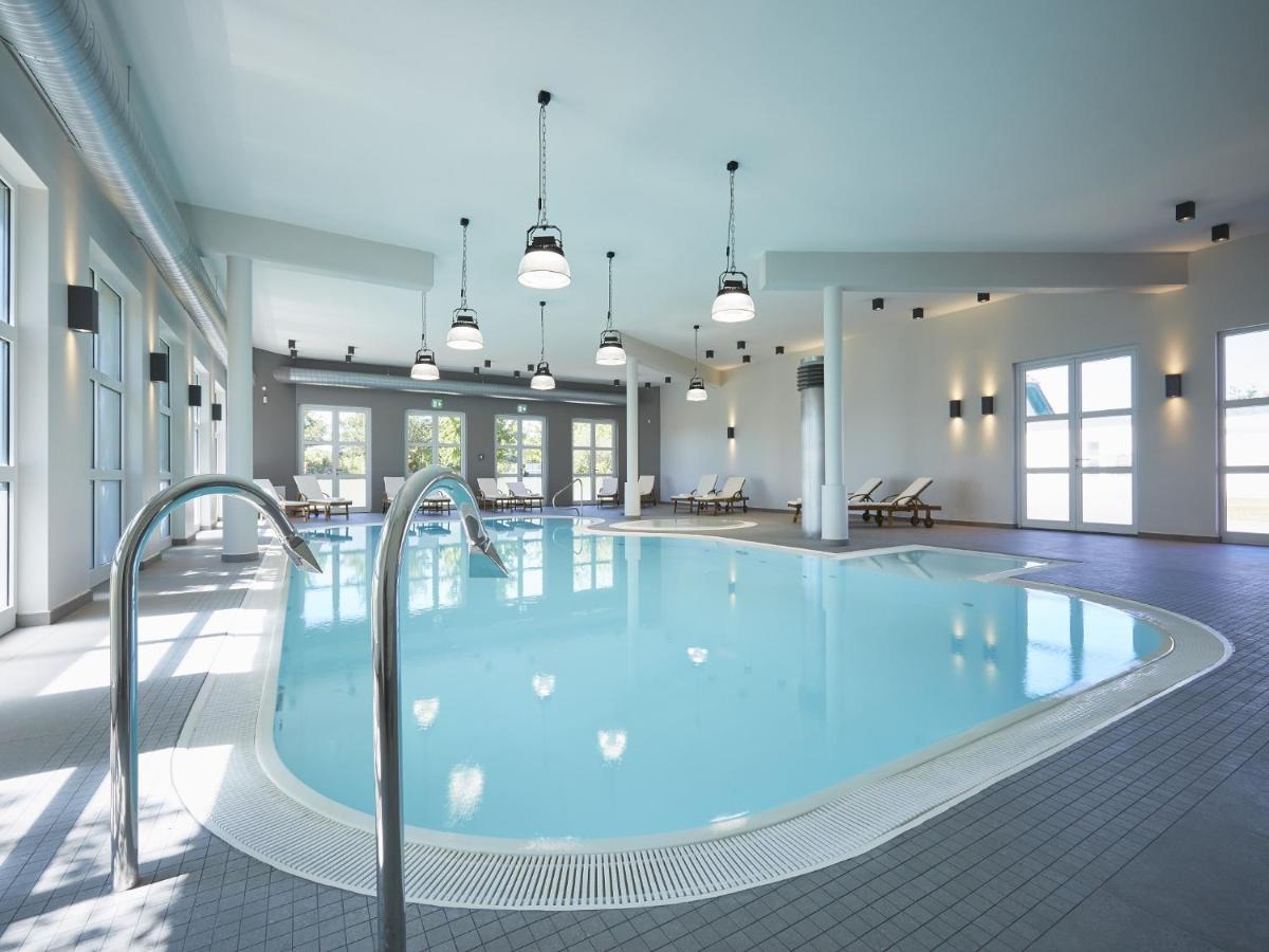 Reetland Am Meer - Premium Reetdachvilla Mit 3 Schlafzimmern, Sauna Und Kamin E05 Dranske Exterior foto
